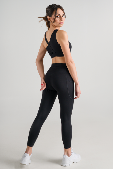 Tyro Essential helanke Crna